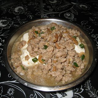 肉碎洒上滑豆腐