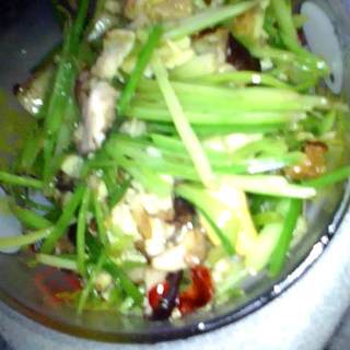 西芹香菇炒蛋饼