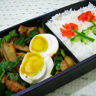 蒜苗回锅肉盒饭