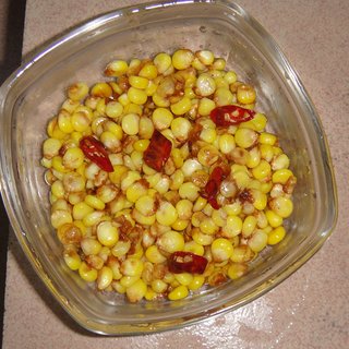 干辣椒炒玉米粒