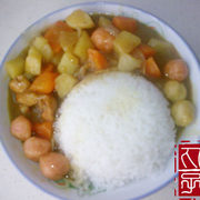 咖喱丸子鸡肉饭