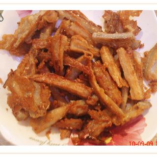 咸蛋黄干煸藕条