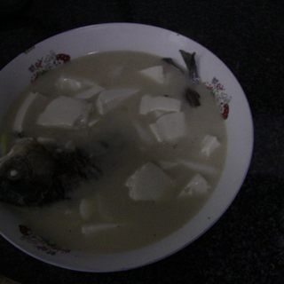 鲫鱼豆腐汤