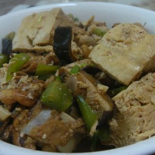 冻豆腐焖鸡腿肉