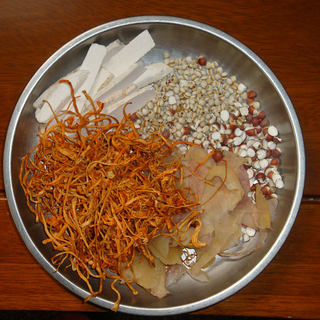 秋冬进补虫草汤