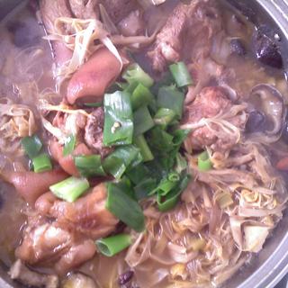 黄花枸杞炖猪蹄