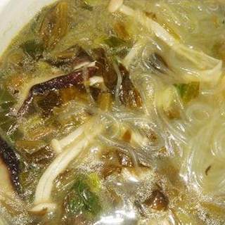 酸菜蚕豆粉丝汤