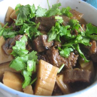 香辣牛肉烧笋子