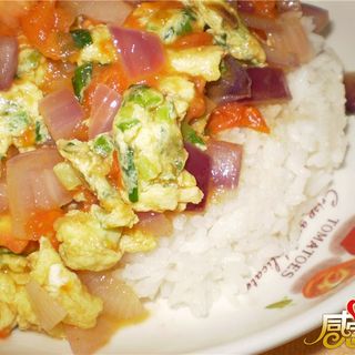 洋葱西红柿鸡蛋浇饭