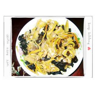 金针木耳蒸鸡肉