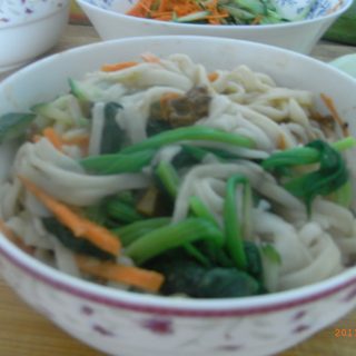 妈妈手擀炸酱面