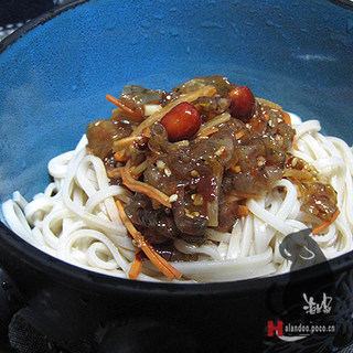 芥辣鱼皮凉拌面