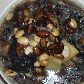 黑豆乌鸡汤
