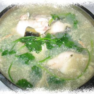 皮蛋芫荽鱼片汤
