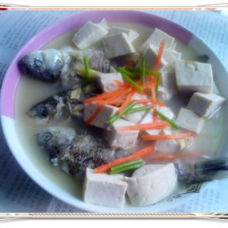 鲫鱼豆腐汤