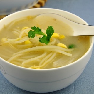 鲫鱼豆芽汤