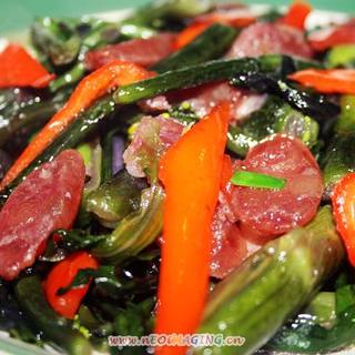 红菜苔炒腊肠