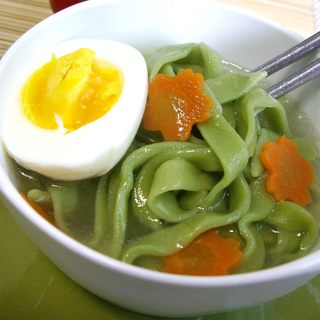 碧绿鸡蛋面
