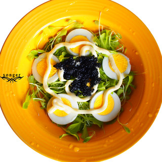 鲟鱼籽生菜沙拉