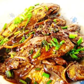 葱香野生小鲫鱼