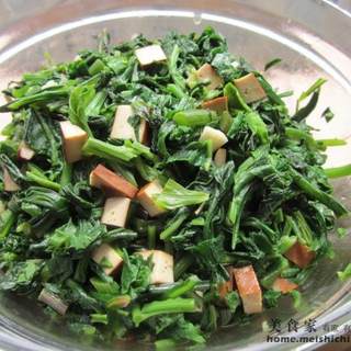 豆干丁拌马兰头