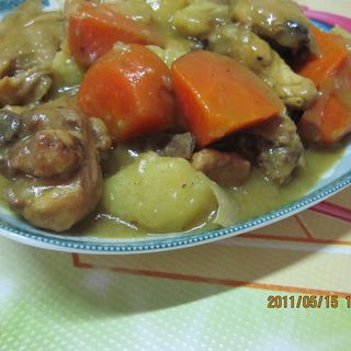 咖喱鸡肉蔬菜饭