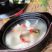 淮山枸杞乳鸽煲