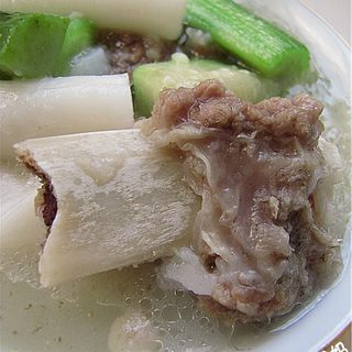 丝瓜牛骨汤煮年糕