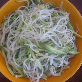 凉拌绿豆芽