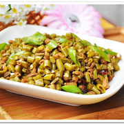 酸豆角炒鸭肠