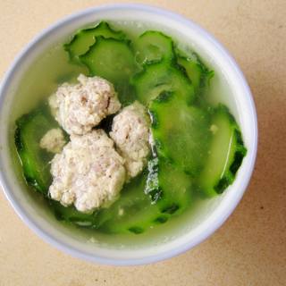 肉丸滚丝瓜汤