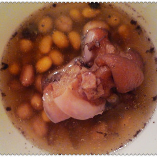 花生黄豆猪脚汤