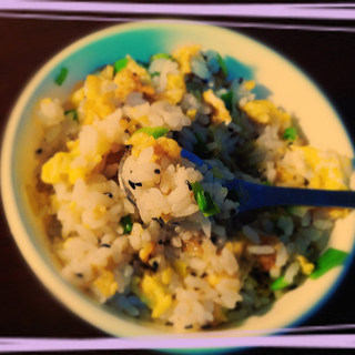 黑白金蛋饭