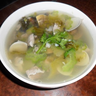 酸菜苦瓜蛤蜊汤