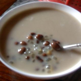 蜜豆牛奶西米露