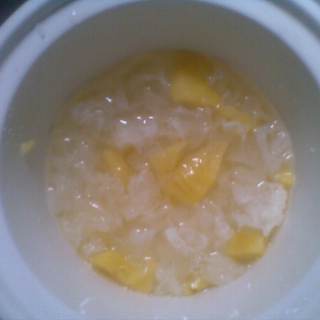 冰糖银耳菠萝汤