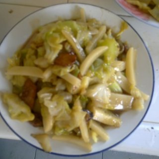 包菜猪肉炒年糕