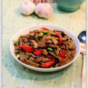 杂粮制作炒剪刀面