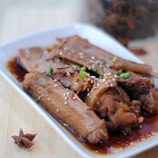五香卤鸭翅