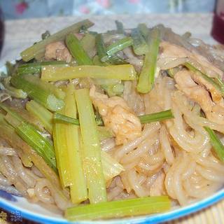 芹菜炒粉条