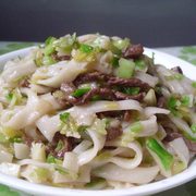 包菜牛肉丝炒粿条