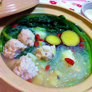 小白菜肉丸地瓜煲