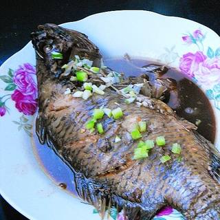 炖鲫鱼