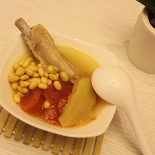 番茄黄豆排骨汤