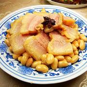 咸猪头肉炖黄豆