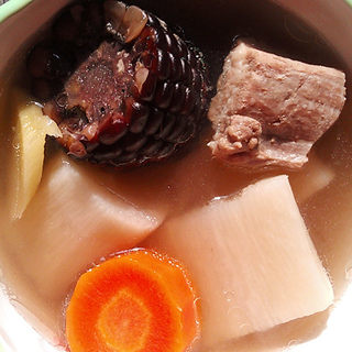 山药排骨玉米煲