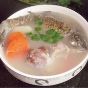 淮山胡萝卜鲫鱼汤