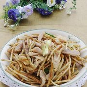 鱼腥草炒肉丝