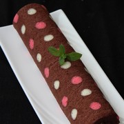 彩色波点蛋糕卷