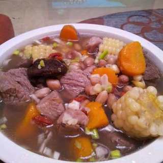 玉米花生排骨汤